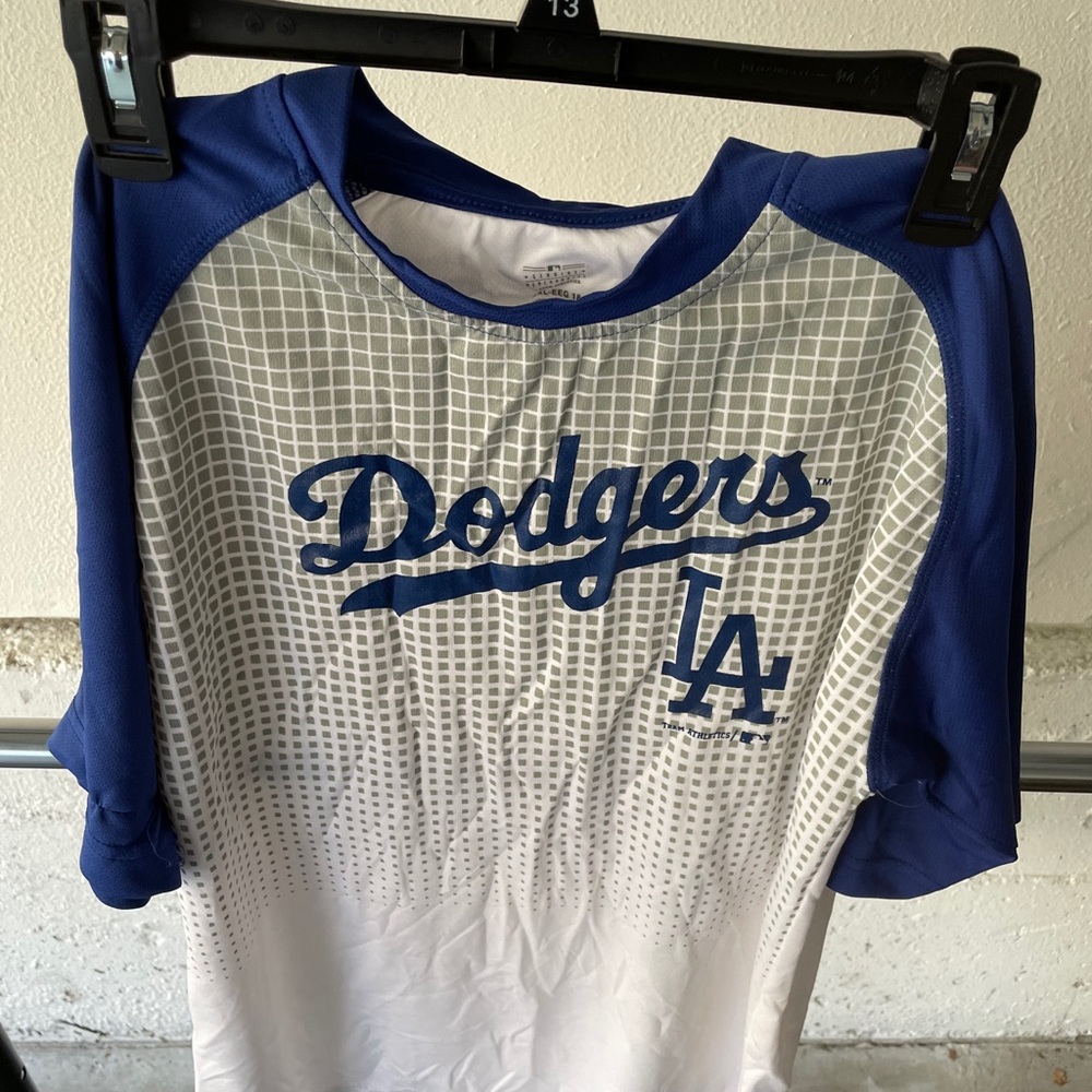 Men’s Dodger shirt